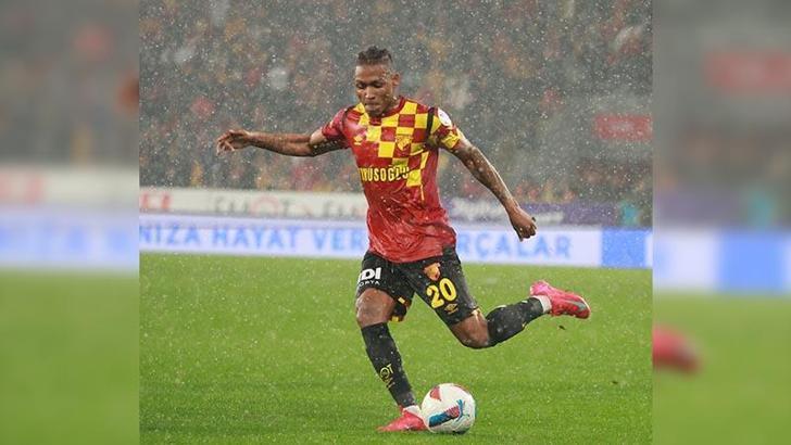 Göztepe'de Miroshi'ye Alman kancası