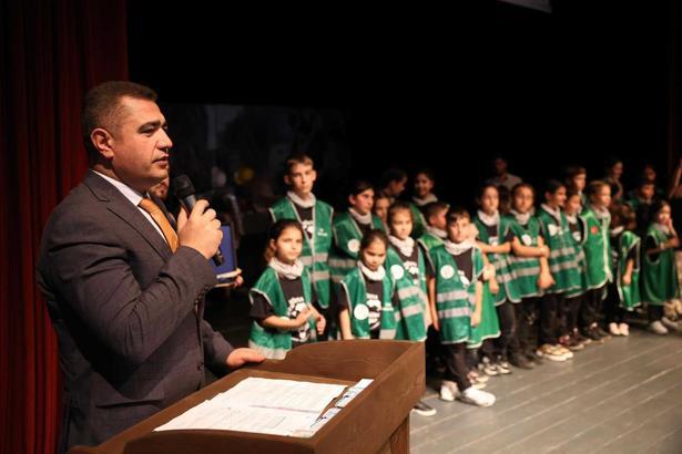 Düzce'deki öğrencilerden Gazze için tiyatro gösterimi