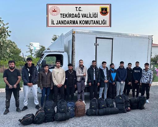 Tekirdağ'da 13 kaçak göçmen yakalandı