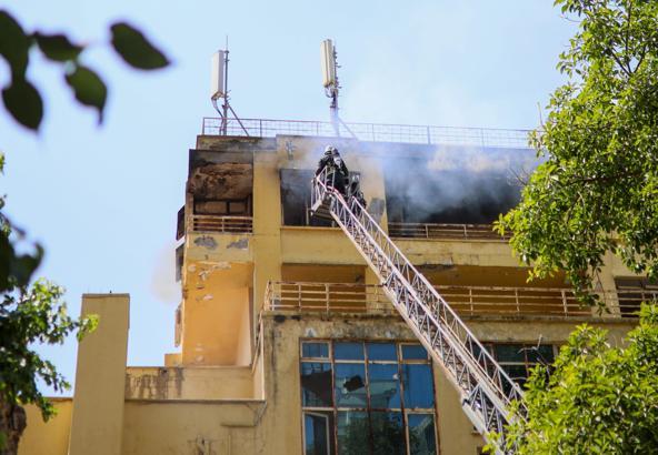 Atıl televizyon binasında yangın