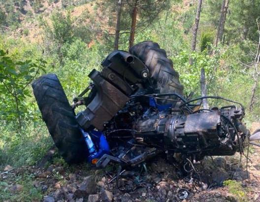 Kayseri'de traktör uçuruma yuvarlandı: 2'si ağır 8 yaralı / Ek fotoğraflar