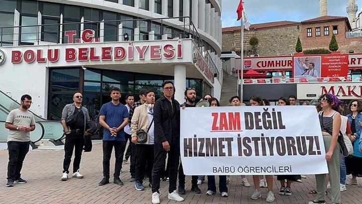 Bolu’da üniversite öğrencilerinden otobüs zammı protestosu