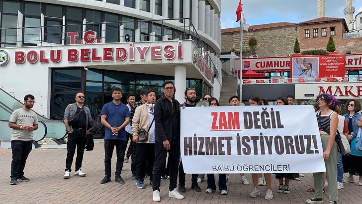 Bolu’da üniversite öğrencilerinden otobüs zammı protestosu