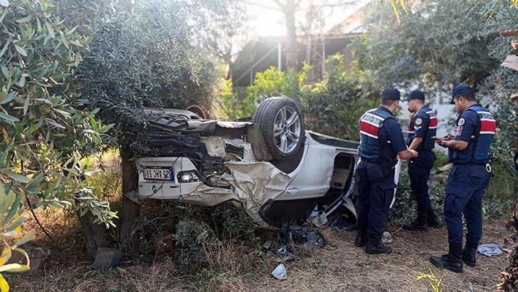 Otomobil fabrika bahçesine uçtu, sürücü ağır yaralı