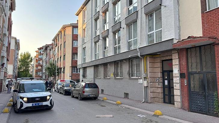 Evinde ölü bulundu