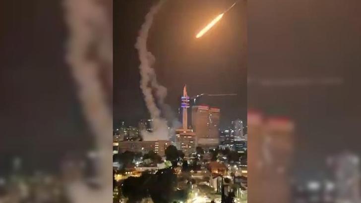 İran yeni bir füze saldırısı başlattı