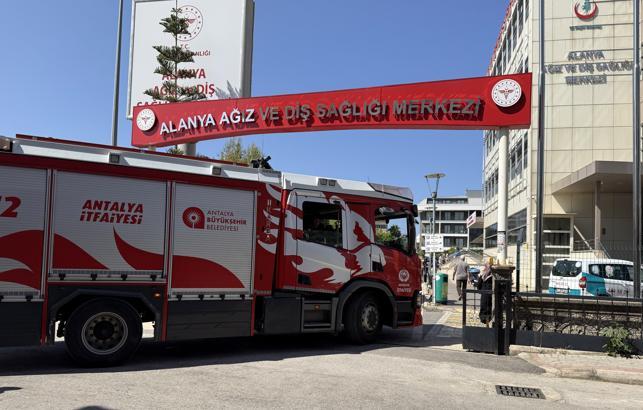 Ağız ve diş sağlığı merkezinde yangın çıktı, bina tahliye edildi