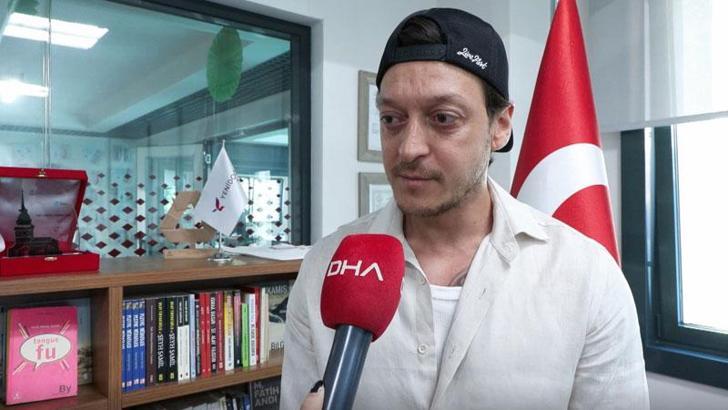 Mesut Özil: Gençler kendilerine güvensin ve hayallerinin peşinden koşsun