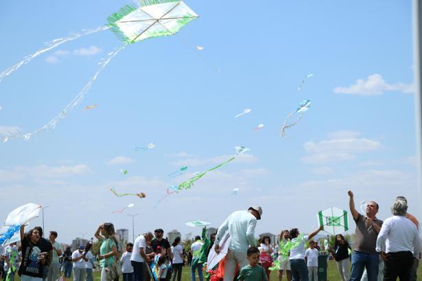 Kayseri’de ‘2’nci Geleneksel Uçurtma Şenliği’ düzenlendi