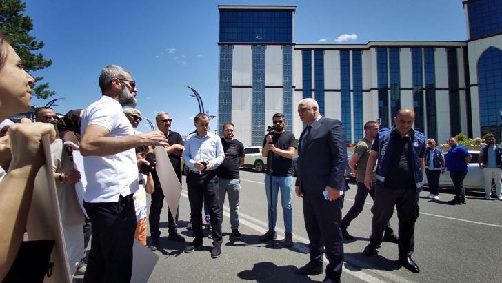 Bingöl’de ‘su kesintisi’ protestosu