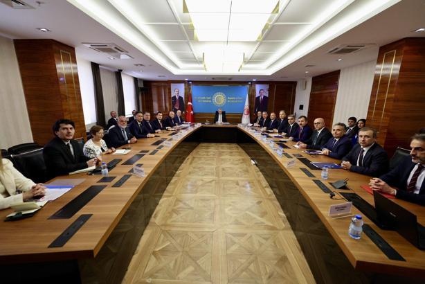 Bakan Bolat, ayakkabı sanayiinin temsilcileriyle bir araya geldi