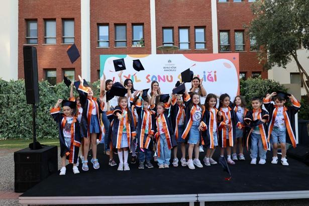 Minik Ekonomililer'in 'mezuniyet' heyecanı