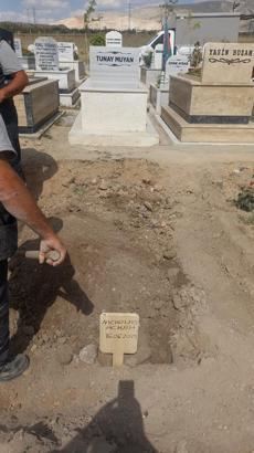 Aladağlar'da ölen Ganalı dağcının cenazesi, Niğde'de toprağa verildi