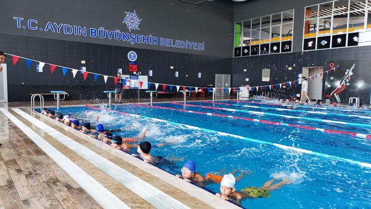 Atatürk Spor Kompleksinde dört mevsim kesintisiz hizmet veriliyor