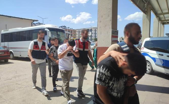 Konya merkezli 4 ilde telefon dolandırıcılığına 34 gözaltı