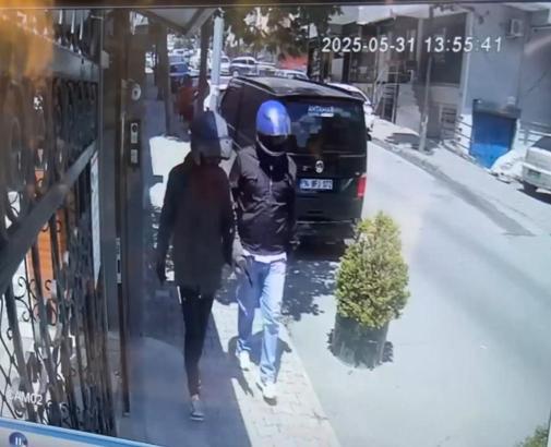 İstanbul- Yenibosna'da kuyumcunun çantasını gasbeden şüpheliler yakalandı