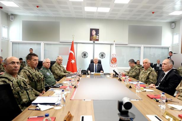 Bakan Güler ve TSK komuta kademesi İran sınırında (2)