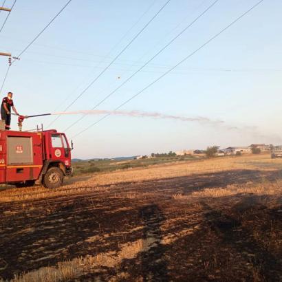 Edirne’de ot yangını büyümeden söndürüldü