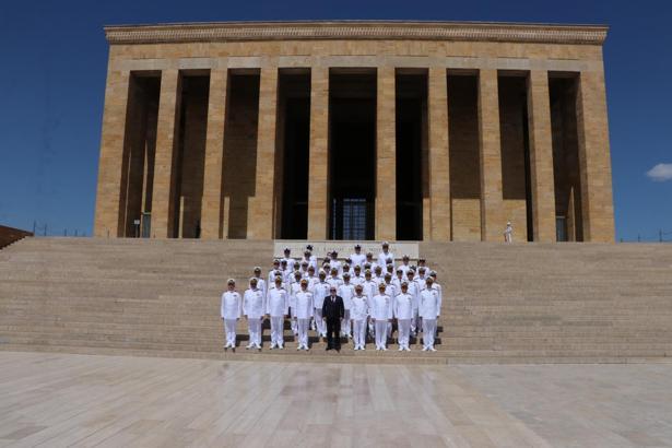 Sahil Güvenlik Komutanlığı'ndan Anıtkabir'e ziyaret