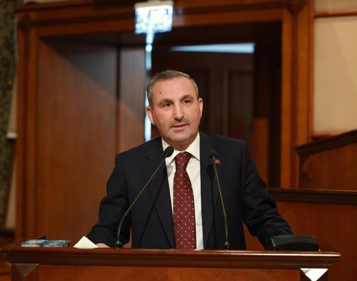 Tombaş: CHP'li İBB yönetimi, metro reklamı pankartı yaptığı kadar metro hattı yapmadı