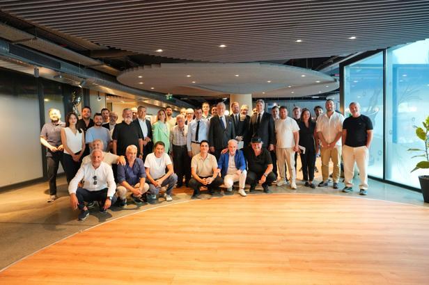 Beşiktaşlı yöneticiler, basın mensuplarıyla sohbet toplantısında buluştu