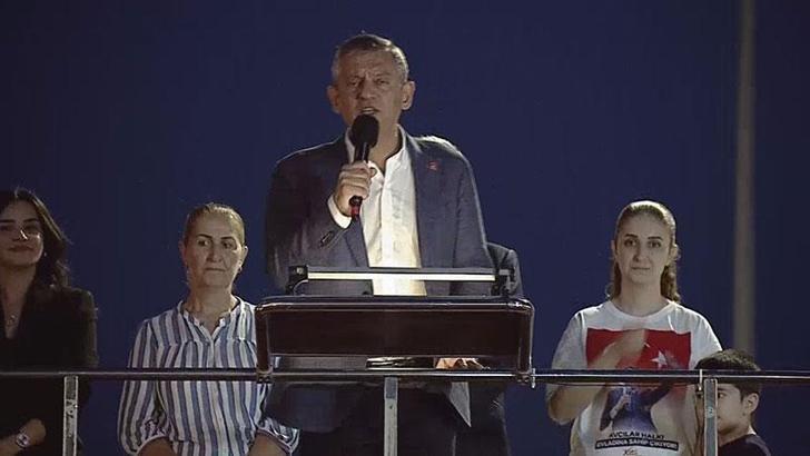 Özgür Özel Avcılar'da konuştu