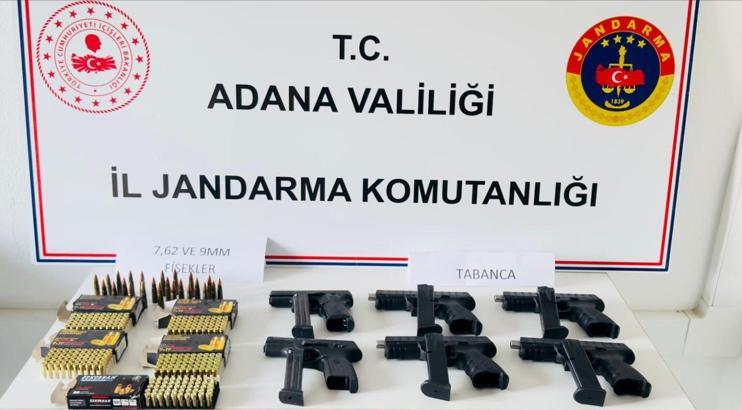 Kozan'da 6 ruhsatsız tabanca ele geçirildi