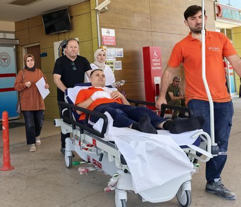 Cam fabrikasında elini makineye kaptıran işçi yaralandı