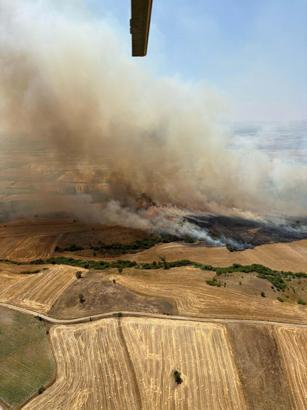 Balıkesir'de tarım arazisinde yangın