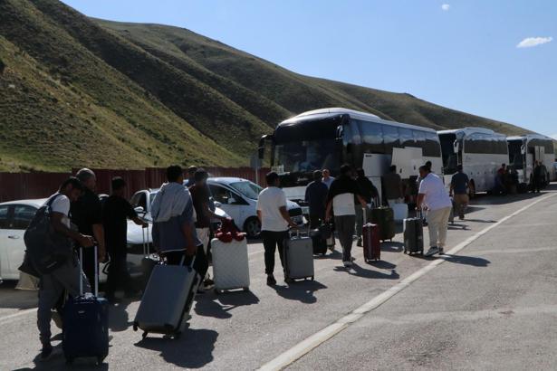 İran'daki Ummanlılar, Türkiye üzerinden tahliye ediliyor (2)