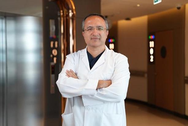 'El ve koltuk altı terlemesi, ortalama 1 saat süren cerrahi işlemle tedavi ediliyor'