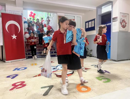 Edirne'de 55 bin 188 öğrenci karne heyecanı yaşadı