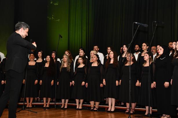 Osmaniye Belediyesi Çok Sesli Korosu’ndan konser