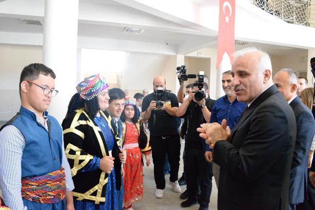 Diyarbakır’da 472 bin 541 öğrenci karnelerini aldı