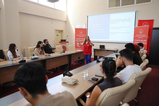 Defne’de 22 gence evlilik öncesi semineri verildi