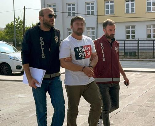 4 aylık oğlunu 3'üncü kattan atmaya kalkan baba hastaneye sevk edildi