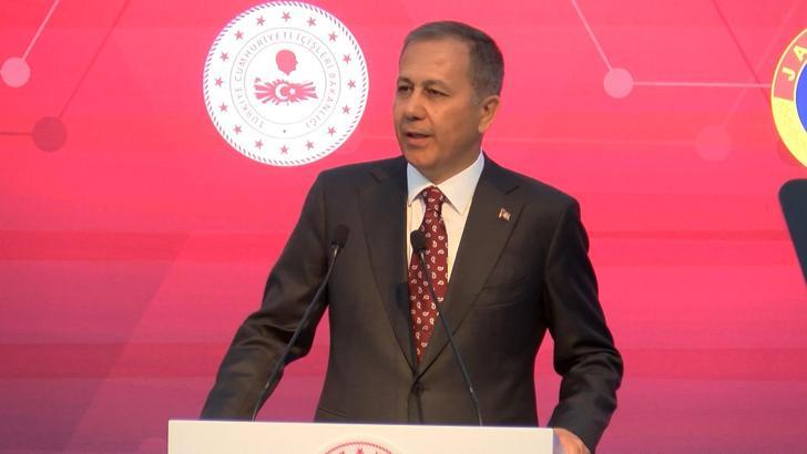 Bakan Yerlikaya: Bilişim suçlarına yönelik operasyonlarda 8 bin 633 kişi tutuklandı