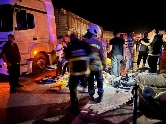 Mardin'de TIR ile motosiklet çarpıştı: 1 ölü, 1 yaralı