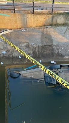 Kanala düşen otomobilde hayatını kaybetti