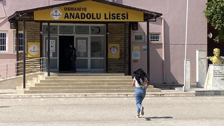 Osmaniye’de bazı öğrenciler sınavda saniyelerle yetişti
