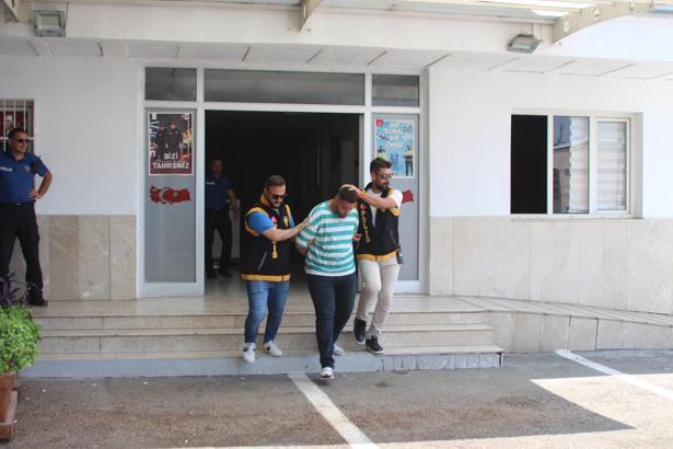 Aynı sokaktaki 7 aracın lastiğini, komşularını sevmediği için patlatmış