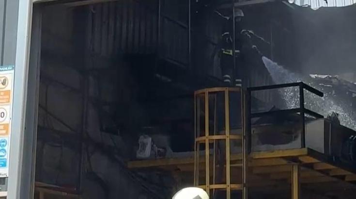 Kocaeli'de fabrika yangını söndürüldü/Ek fotoğraflar