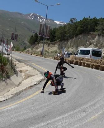 Dünya Kaykay İniş Şampiyonası başladı