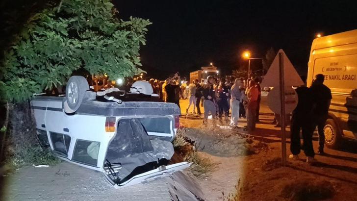 Adıyaman’da devrilen otomobildeki çifti ölüm ayırdı