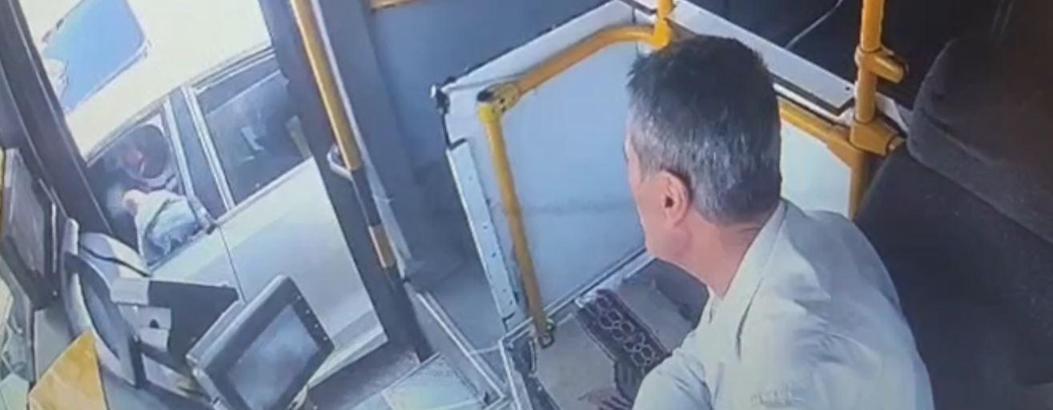 'Yol verme' tartışmasında otobüs şoförünü tabancayla vurdu; o anlar kamerada