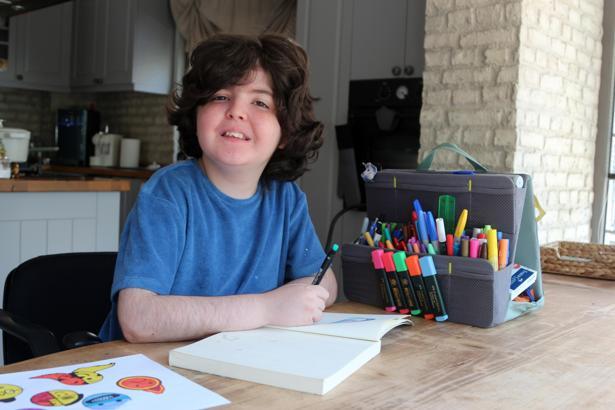 Kas erimesi hastası Ege'nin tedavisi için zamanla yarış