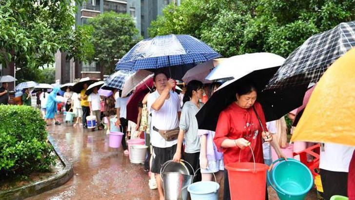 Çin'de sel tehlikesi nedeniyle 95 bin kişi tahliye edildi