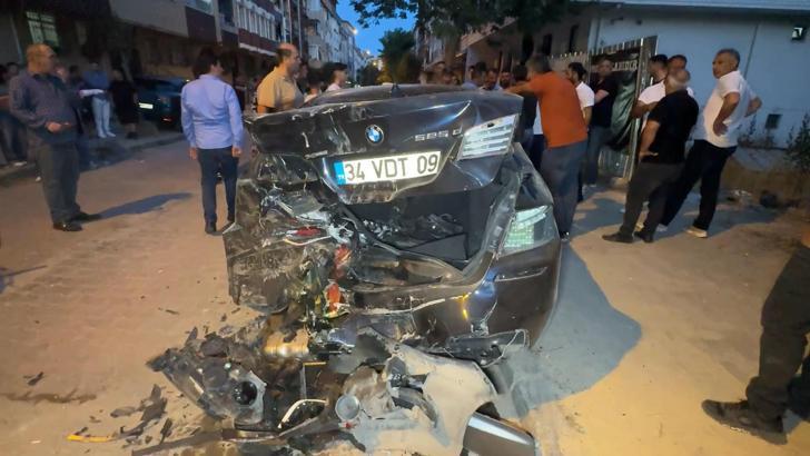 İstanbul- Avcılar'da 2 yaşındaki çocuğa ve iki araca çarpan otomobilin sürücüsü gözaltında