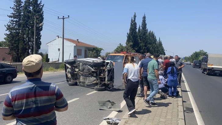 Otomobil, araca çarparak takla attı: 1'i çocuk 4 yaralı