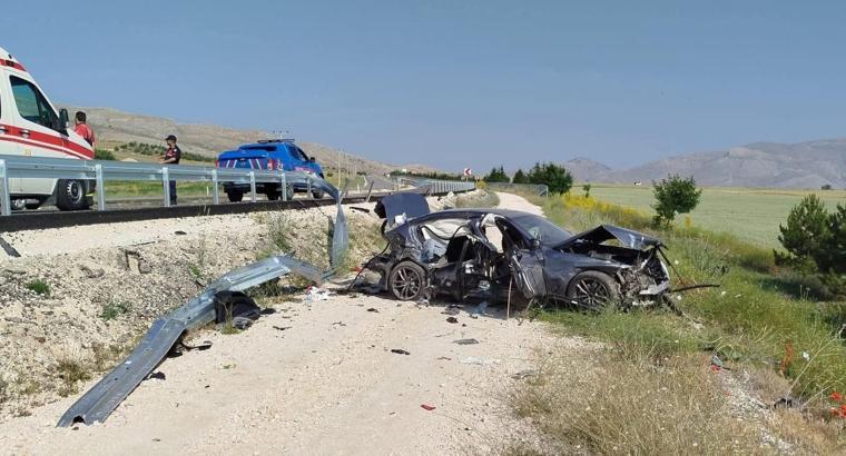 Korkuteli'de kaza: 3 yaralı